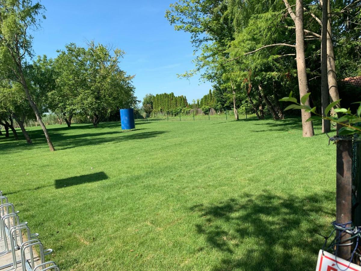 Nora Apartman Balatonkenese Luaran gambar